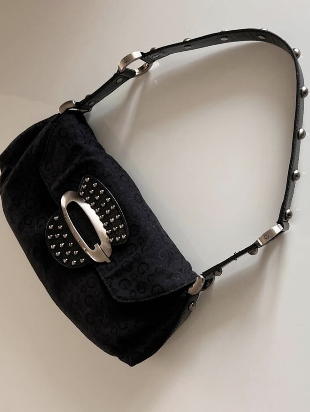 LOOKING FOR!!!!! Black GUESS bag